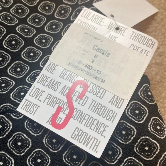 LuLaRoe Cassie Skirt Small - Picture 2 of 4